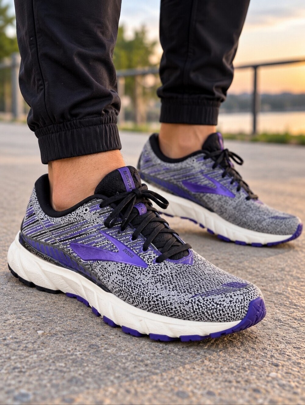 Brooks Adrenaline GTS 19 DNA Loft Mens Size 13 Cushion Support Grey Purple EUC